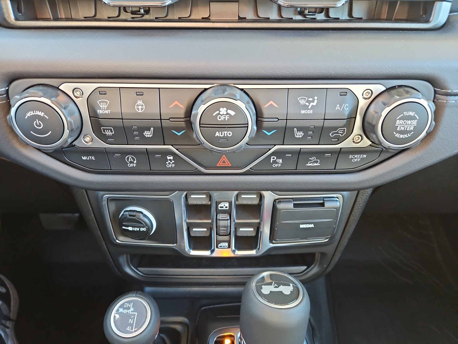 New 2027 Jeep Wrangler Unlimited Sahara AWD/4WD image 27
