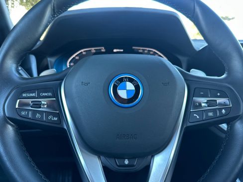 Certified 2022 BMW 330e w/ Premium Package image 28