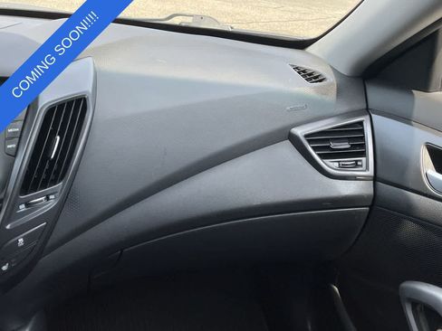 Used 2013 Hyundai Veloster Turbo FWD image 16