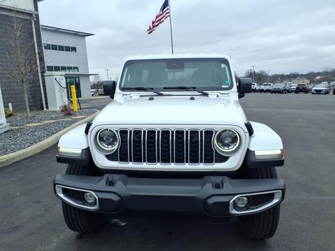 Used 2024 Jeep Wrangler Unlimited Sahara AWD/4WD image 8