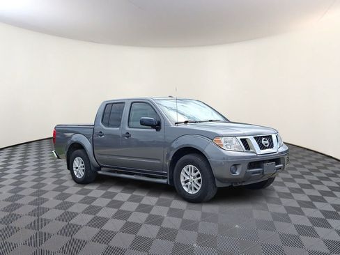 Used 2016 Nissan Frontier SV AWD/4WD image 4