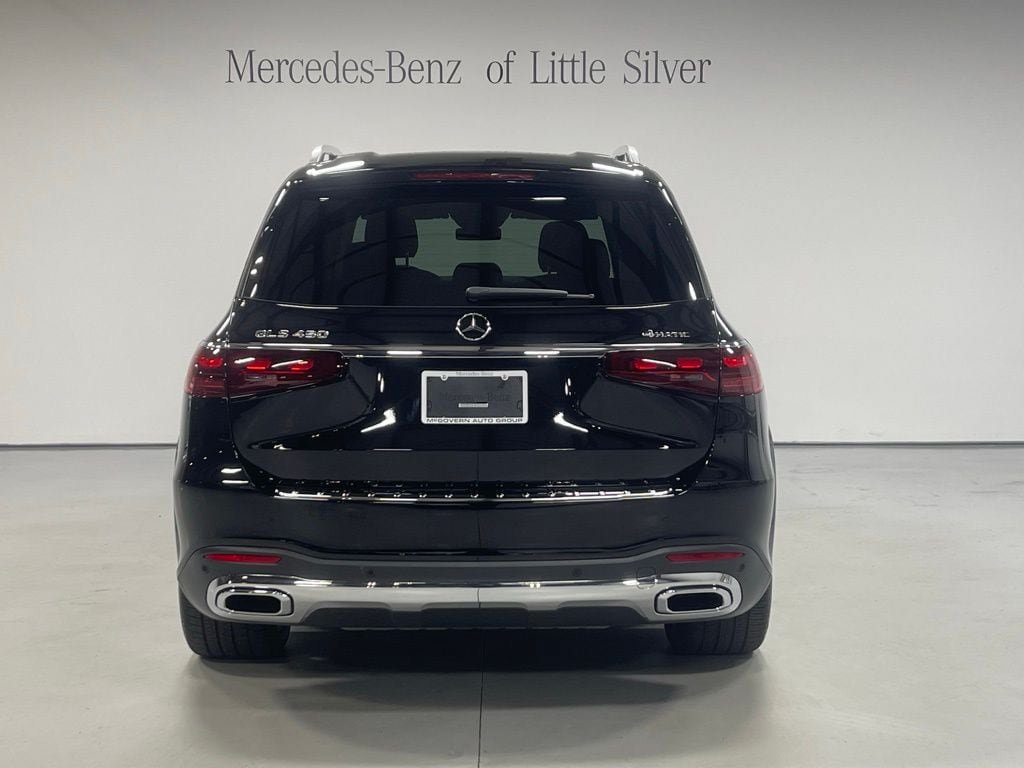 Used 2026 Mercedes-Benz GLS 450 4MATIC image 4