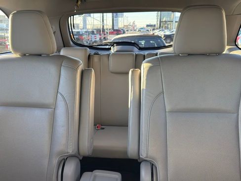 Used 2014 Toyota Highlander Limited image 10