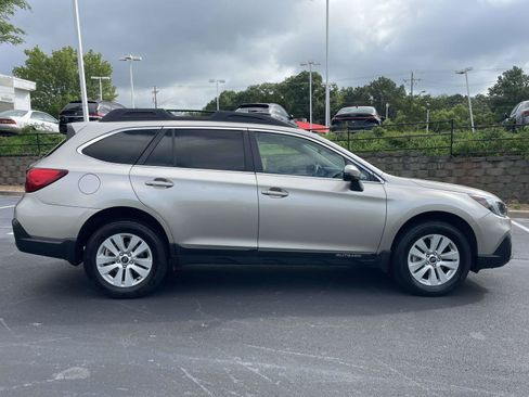 Used 2018 Subaru Outback 2.5i Premium AWD/4WD image 8