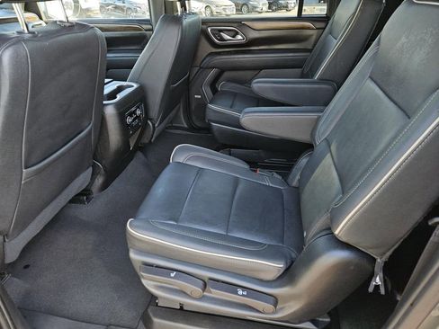 Used 2023 Chevrolet Suburban Premier image 30