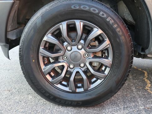 Used 2019 Ford Ranger XLT w/ Equipment Group 302A Luxury AWD/4WD image 9