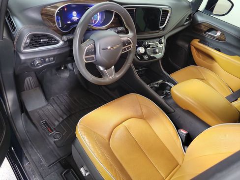 Used 2022 Chrysler Pacifica Pinnacle FWD image 11