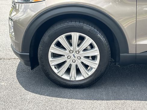 Used 2021 Ford Explorer Limited w/ Equipment Group 301A RWD image 32