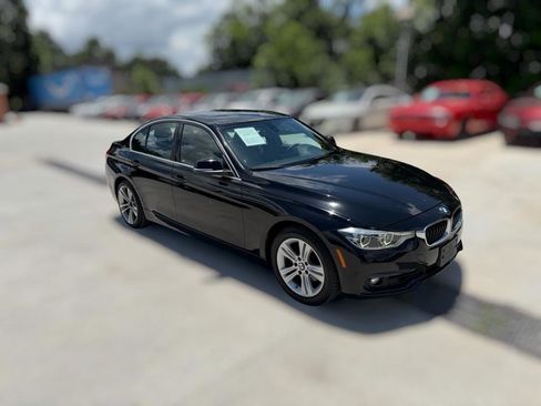 Used 2018 BMW 330i Sedan RWD image 3