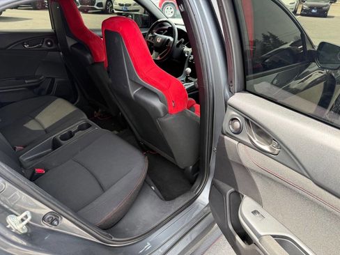 Used 2018 Honda Civic Type R image 11