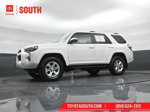Used 2023 Toyota 4Runner SR5 Premium w/ Moonroof Package AWD/4WD image 43
