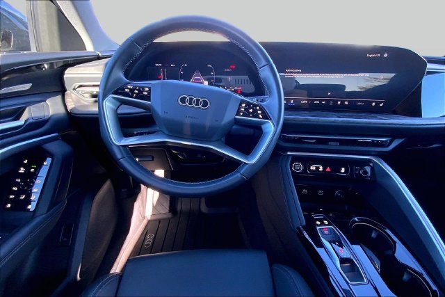 Used 2025 Audi Q5 Premium AWD/4WD image 5