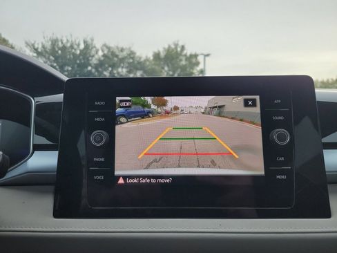 New 2026 Volkswagen Taos SE image 19