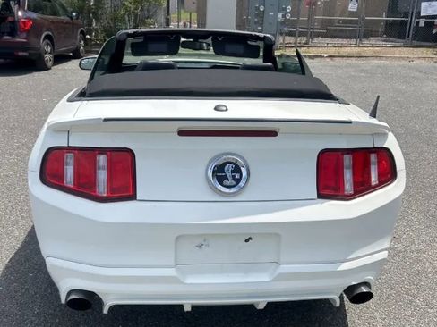 Used 2012 Ford Mustang Shelby GT500 RWD image 4