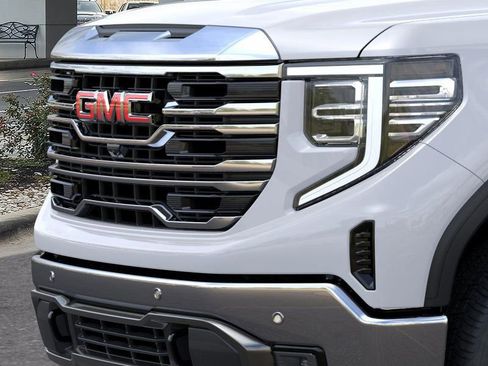 New 2026 GMC Sierra 1500 SLT image 13