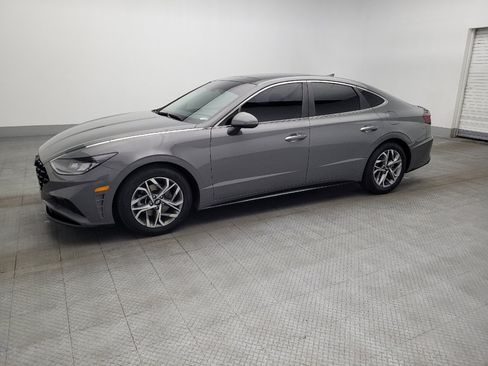 Used 2022 Hyundai Sonata SEL w/ Convenience Package image 2