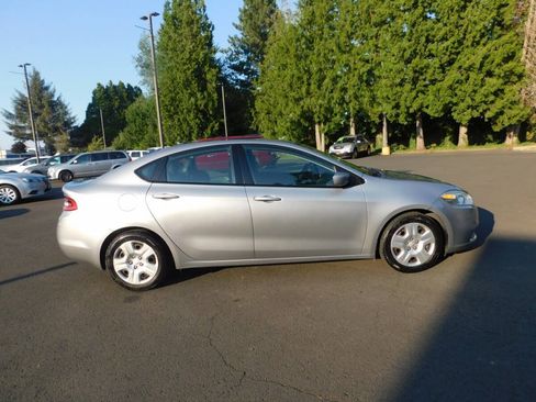 Used 2016 Dodge Dart SE w/ Convenience Group FWD image 16