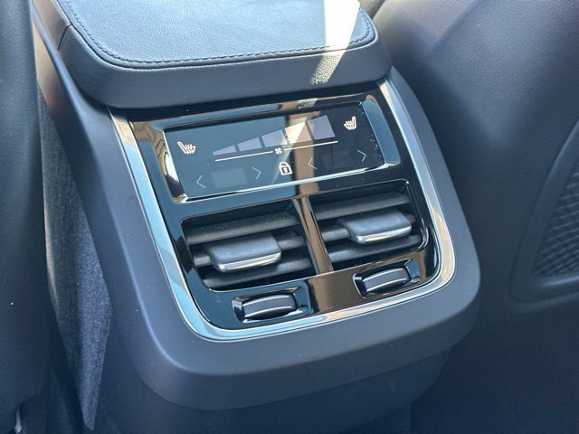 Certified 2024 Volvo XC90 B6 Plus w/ Protection Package Premier AWD/4WD image 15