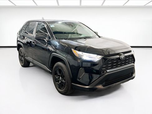Used 2023 Toyota RAV4 LE AWD/4WD image 3