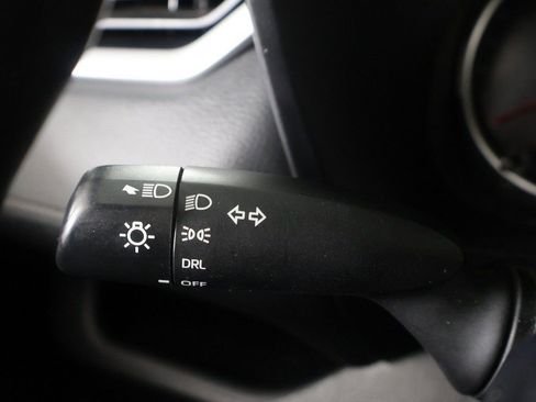 Used 2021 Toyota RAV4 LE FWD image 33