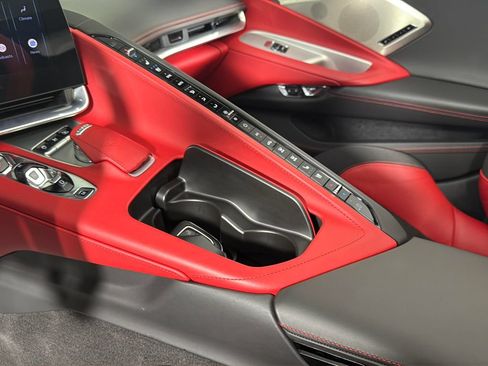 Used 2024 Chevrolet Corvette Stingray Premium Conv w/ Z51 Performance Package RWD image 26