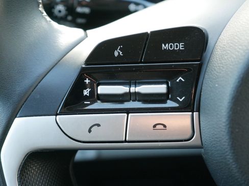 Used 2023 Hyundai Elantra Limited image 25