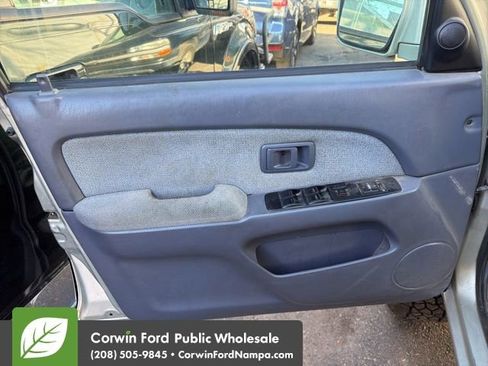 Used 2000 Toyota 4Runner SR5 image 8