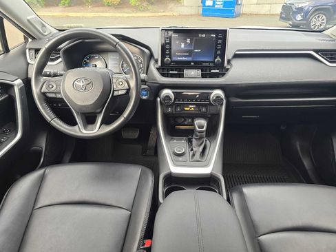 Used 2021 Toyota RAV4 XLE Premium AWD/4WD image 18
