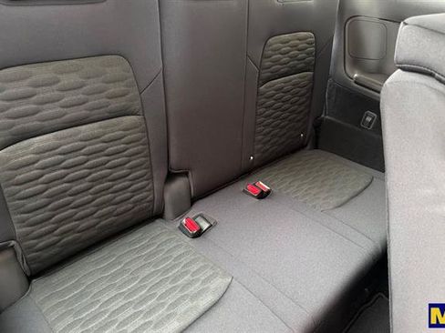 Used 2025 Nissan Pathfinder S AWD/4WD image 18