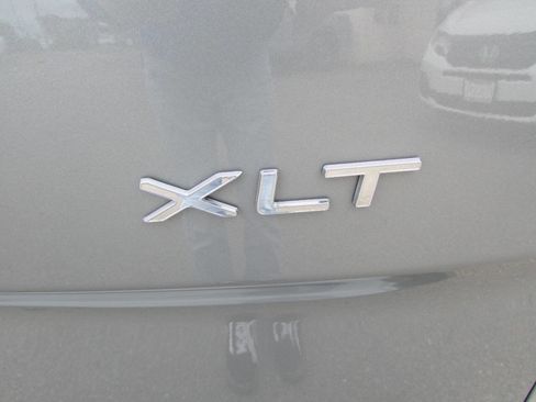 Used 2023 Ford Transit Connect XLT FWD image 8