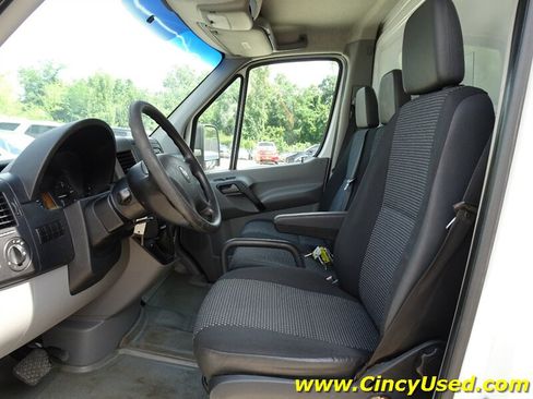Used 2007 Dodge Sprinter 3500 RWD image 11