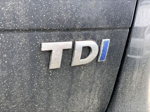 Used 2014 Volkswagen Touareg TDI image 10