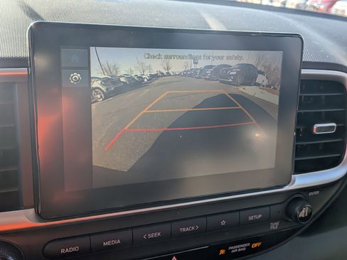 Used 2024 Hyundai Venue SEL image 28