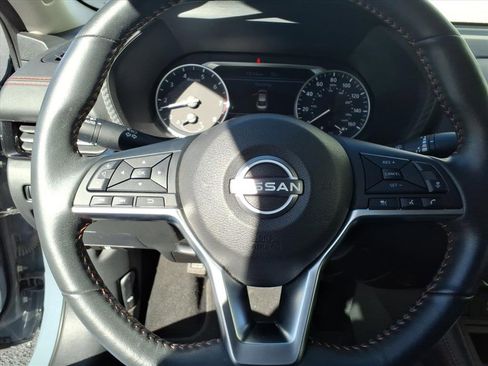 Used 2024 Nissan Sentra SR w/ SR Premium Package image 8