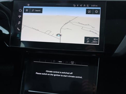 Used 2022 Audi e-tron Premium Plus w/ Premium Plus Package image 13