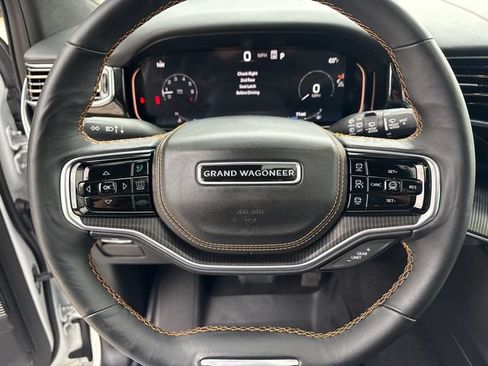 Used 2025 Jeep Grand Wagoneer Series III w/ Rear Seat Video Group 1 AWD/4WD image 31