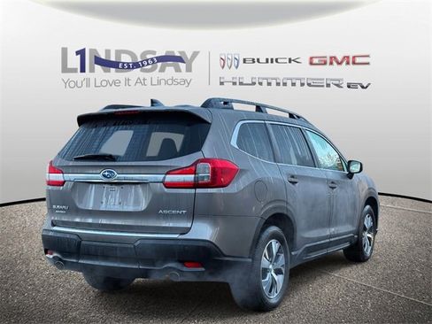 Used 2022 Subaru Ascent Premium w/ Convenience Package image 2