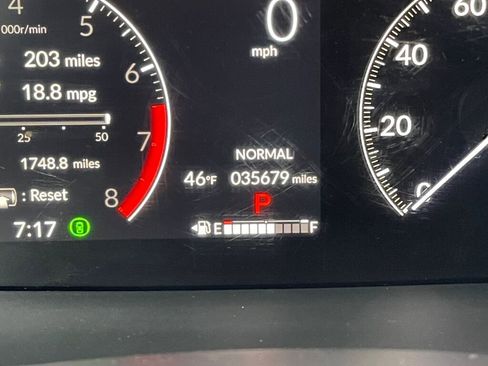 Used 2023 Honda Pilot EX-L image 3