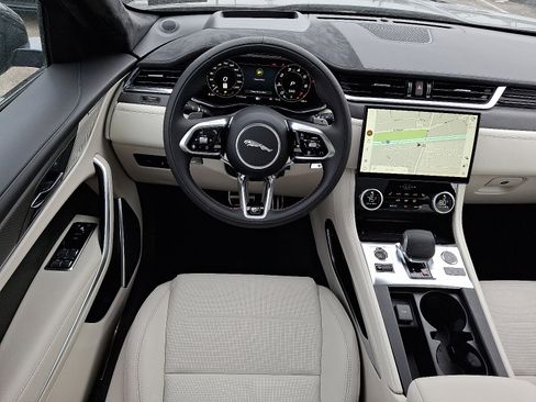 New 2026 Jaguar F-PACE SVR 575 Edition image 4