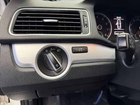 Used 2013 Volkswagen Passat 2.5 SE image 15