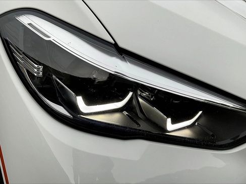 Used 2022 BMW X5 xDrive40i w/ Parking Assistance Package image 26