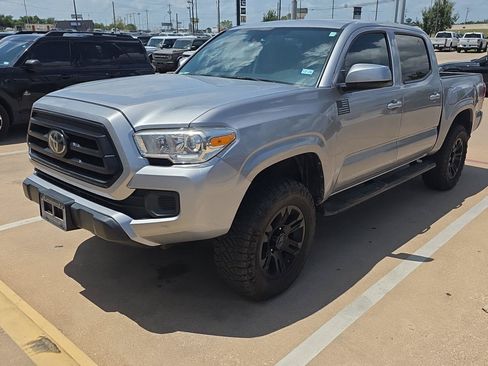 Used 2020 Toyota Tacoma SR AWD/4WD image 7