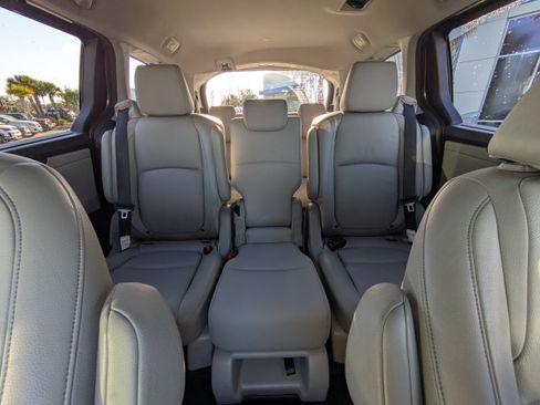 Certified 2024 Honda Odyssey Touring image 27