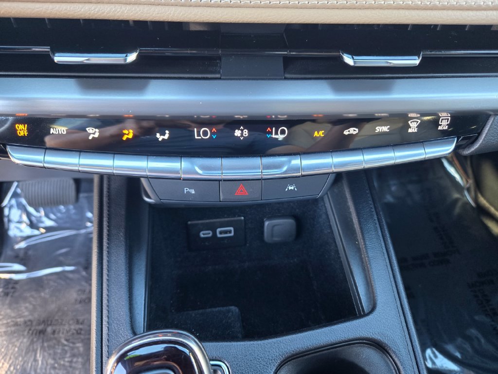 Certified 2025 Cadillac XT4 Premium Luxury FWD image 15
