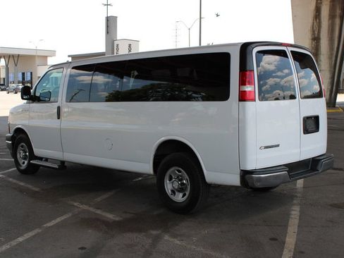 Used 2020 Chevrolet Express 3500 LT w/ LT Preferred Equipment Group RWD image 9