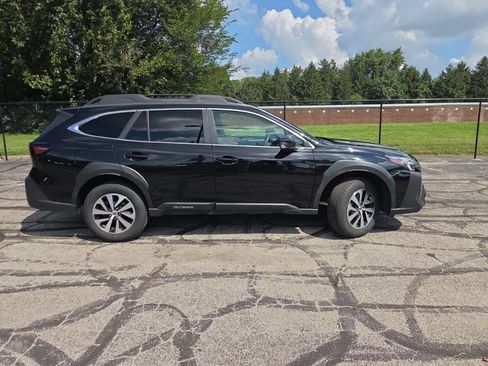 Used 2024 Subaru Outback Premium w/ Popular Package #1A AWD/4WD image 2