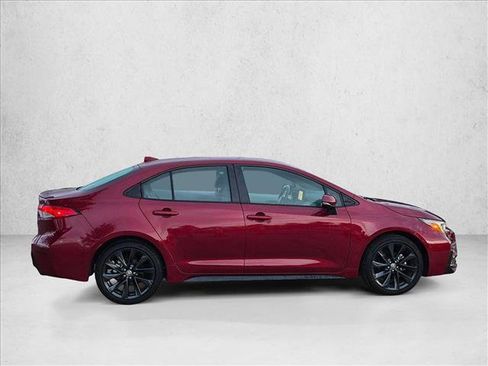 Used 2023 Toyota Corolla SE FWD image 4