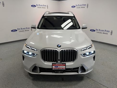 Used 2025 BMW X7 xDrive40i w/ Premium Package AWD/4WD image 2