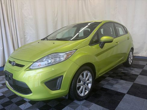 Used 2012 Ford Fiesta SE image 2