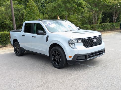 Certified 2025 Ford Maverick XLT w/ Equipment Group 301A AWD/4WD image 2